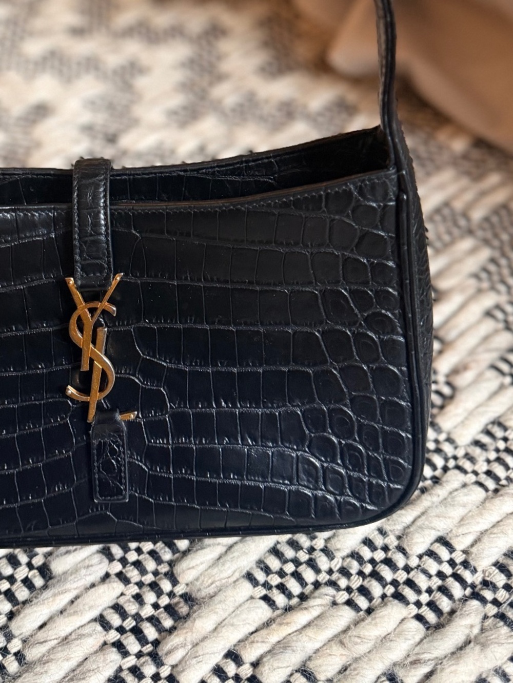 Saint Laurent Le 5 À 7 Shoulder Bag - Picture 3 of 8